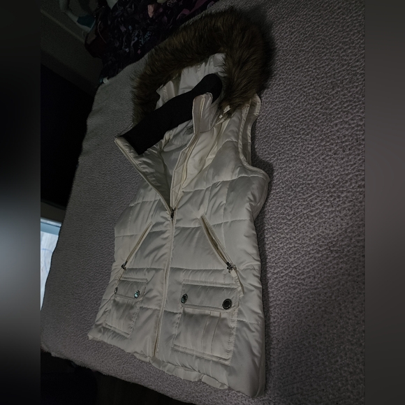 Cold Water Creek , White , Faux Fur , Vest Jacket - Picture 10 of 16